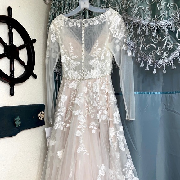 Brand New Wedding Dress - Picture 3 of 8